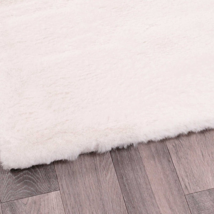Luxe Faux Fur Plain Rug in Ivory White