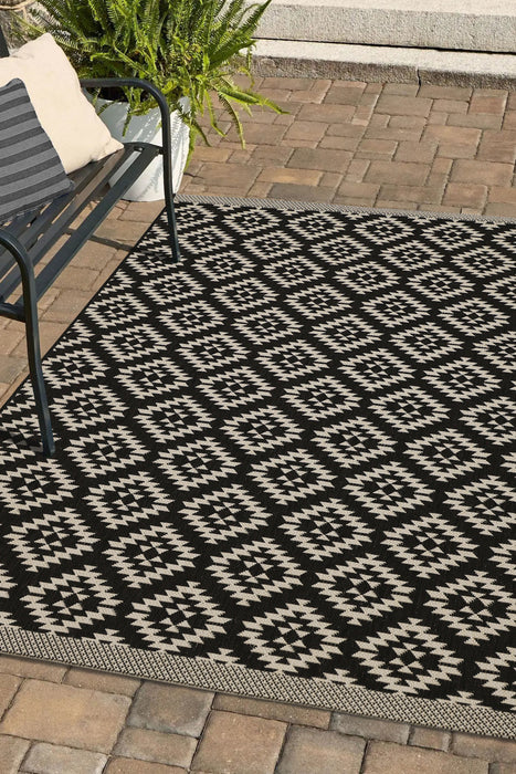 County Genesis Black Rugs